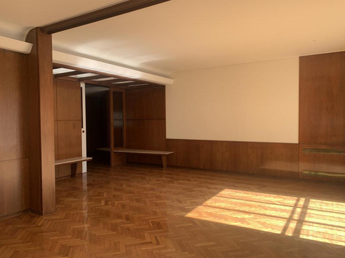 Departamento En Venta En Recoleta.