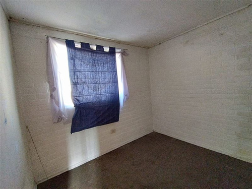 Casa En Venta De 4 Dorm. En Maipú