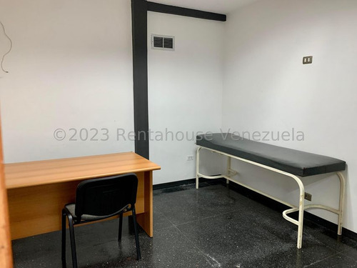 Casa Comercial En Venta En Chuao A Pie De Calle Angela Tocho
