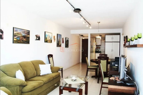 Imagen 3 de 13 de Apartamento En Punta Del Este, A Poca Distancia De La Playa Brava, Excelente Construcción,muy Luminoso, Con Servicios.