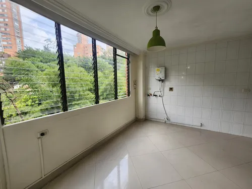 Apartamento En Venta En El Poblado. Cod V12034