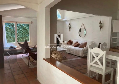 Vende Casa En Punta Del Este De 4 Dormitorios.