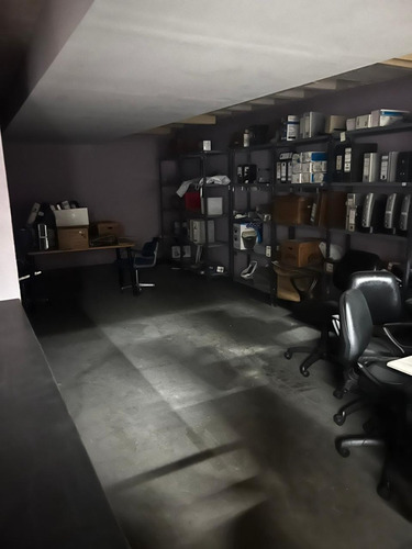 Alquiler Oficinas/local/consultorio(900m2) En Pleno Centro