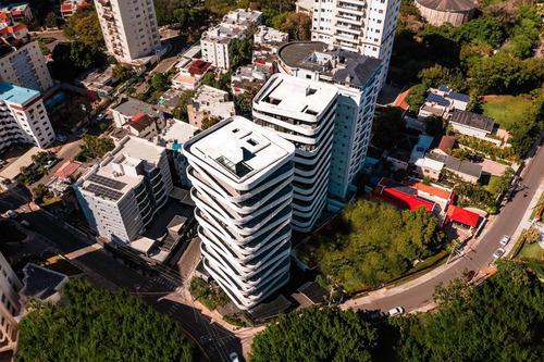 Iconica Torre En La Trinitaria, Santiago