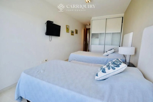 Apartamento En Alquiler Temporario Playa Mansa 2 Dormitorios Seasons Tower