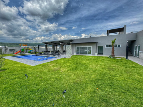 Ambiente Tranquilo, Amplio Jardín- La Vista Residencial