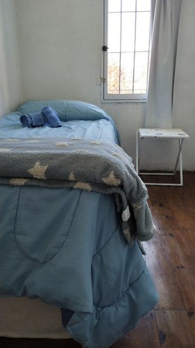 Imagen 15 de 17 de Cabaña Cercana Al Lago; Equipada Para 5 Personas; Con Aire Acondicionado; Cuenta Con Parrilla; Pérgola; Cochera Y Pelopincho En Un Predio Exclusivo Y Cerrado Alquiler Por Dia; Semana; O Mes .