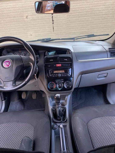 Fiat Linea 2012 1.8 16v Essence Flex 4p