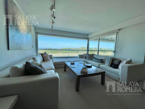 Imagen 9 de 28 de Venta - Apartamento De Categoria , Primera Linea Brava Sap4325120.