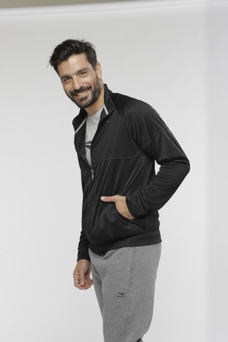Imagen 4 de 9 de Campera Deportiva Penalty