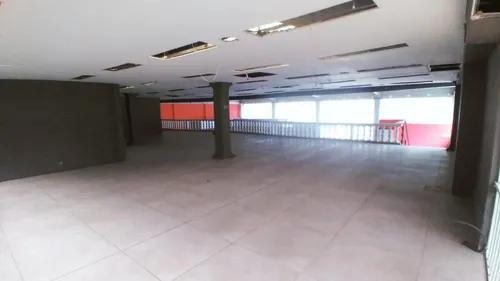 Local En Arriendo En Prados Del Norte. Cod A10819