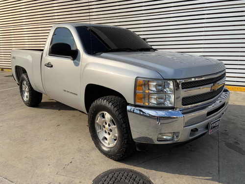 Imagen 2 de 9 de Chevrolet Silverado 4x4