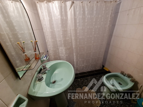 Venta De Casa 3 Amb En Lanus Este Con Patio, Fondo Y Garage