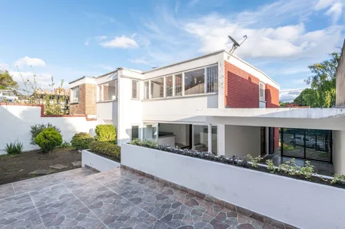 Casa En Venta En Niza Antigua. Cod V8182