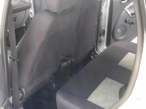 Imagem 9 de 12 de Ford Fiesta Sedan 2008 1.6 First Flex 4p