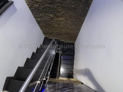 Townhouse En Venta Ubicado En Lomas Del Este Valencia Carabobo 23-30338, Eloisa Mejia