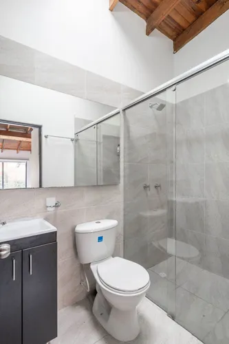 Edificio En Venta En El Tejar. Cod V12493