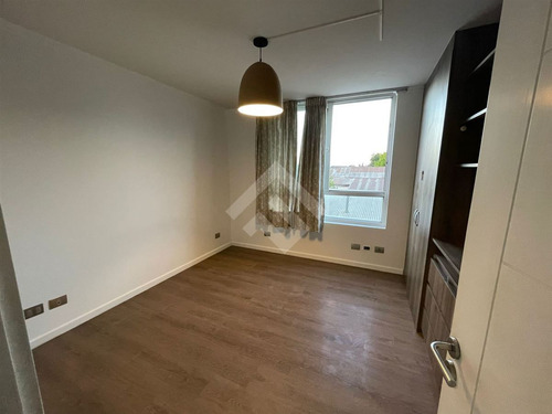 Departamento En Venta De 3 Dorm. En Maipú
