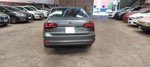 Volkswagen Vento Luxury 2.5 Tip Tronic 2016
