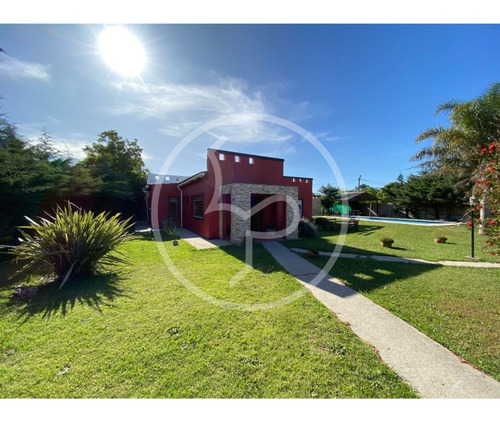 Imagen 2 de 12 de Quinta En Ranchos. Venta Hermosa Quinta