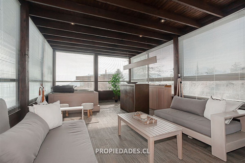 Casa En Arriendo De 5 Dorm. En Las Condes