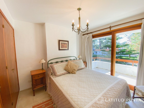 Casa En Cantegril- Ref: 1335
