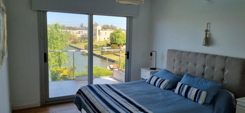 Casa En Tipas Nordelta 280 M2 Cub. Vista Al Lago Venta / Alquila