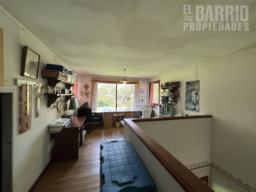 Casa En Venta De 6 Dorm. En Colina