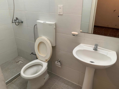Alquiler Apto,1 Dorm. Cocina ,baño ,azotea$ 10900 ,091295124