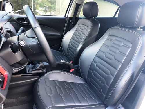 Imagem 13 de 14 de Chevrolet Onix Hatch 1.4 4p Flex Effect