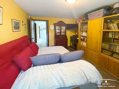 Casa En Venta Desarrollada En Dos Niveles Con Un Mezzanine, En La Calle De Av. México En La Colonia Heroes De Padierna