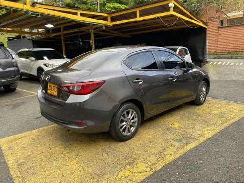 Mazda 2 1.5 Touring Mt 2021