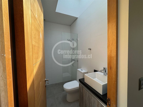 Casa En Venta De 7 Dorm. En Las Condes