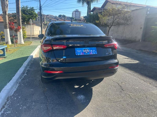 Fiat Cronos 1.8 Flex Hgt At6