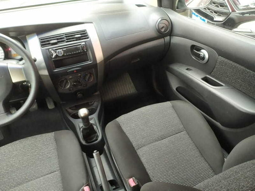 Nissan Livina 1.6 16v Flex 4p