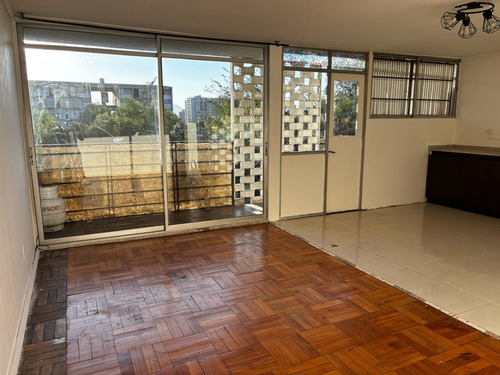 Departamento En Arriendo De 2 Dorm. En Estación Central