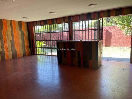 Local Comercial En Arriendo En Lo Barnechea. Excelente