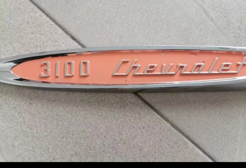 Emblema Derecho Chevrolet 3100 Apache 1957 (Usado)