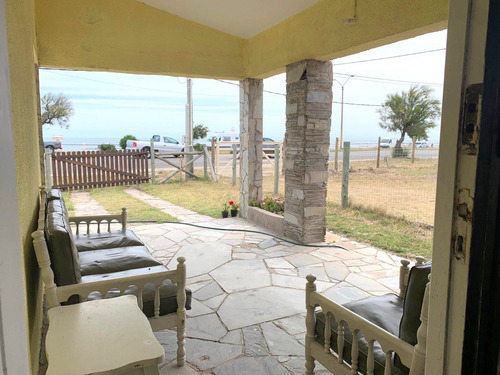 Casa A La Venta Frente Al Mar En Piriapolis