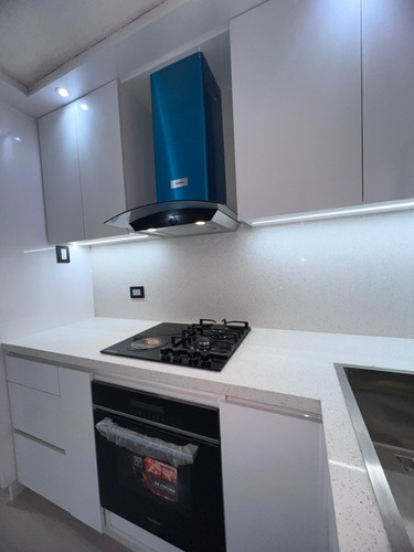 Apartamento Remodelado A Estrenar Lomas De Mañongo. Az