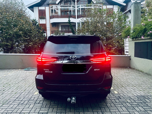Toyota SW4 2.8 Tdi Srx 7l 4x4 Aut. 5p