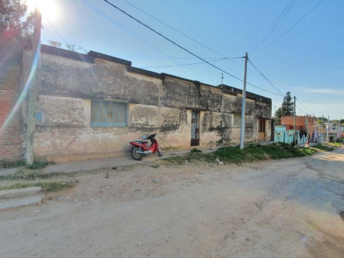 Imagen 2 de 24 de Casa A Refaccionar En Esquina En 3 De Febrero Y Viamonte, Oportunidad !