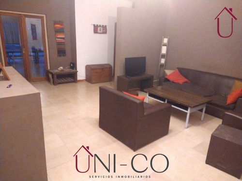 Imagen 1 de 16 de Venta Casa Con Jardín Y Pileta, Cinco (5) Ambientes, Barrio La Carolina, Ciudad De Córdoba.