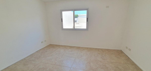 Imagen 10 de 16 de Ph 2 Ambientes Con Cochera Y Patio En Florida B-en Venta