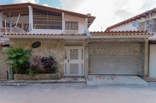 Hermosa, Amplia Y Acogedora Casa Ubicada En Colinas De Santa Mónica. Dt 24-21290