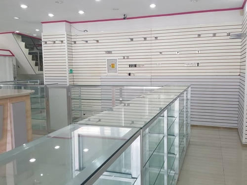 Imagen 13 de 30 de Para Oportunidad De Negocio, Local Comercial En Venta, Ubicado En Torre Venaragua, Calle Santos Michelena