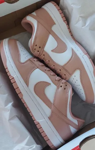 Nike tiburon marrones top
