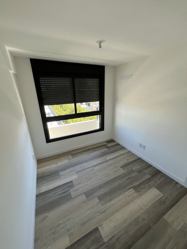 Apartamento De 1 Dormitorio Al Frente Con Garage Piso Alto En Cordón Sur-reservado-reservado-reser