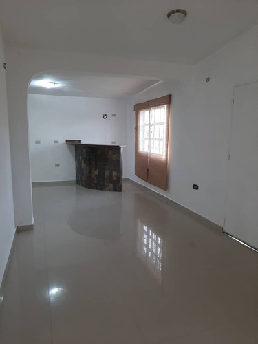 Se Alquila Casa En La Urbanizacion Puertas Del Sur