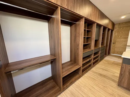 Residencia De Lujo Con Alberca, Área Verde Posterior- Altozano